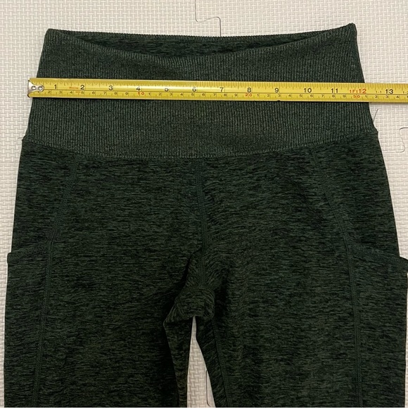 Kirkland Signature Dark Green Brushed Leggings Side Pockets Size Small - Picture 9 of 10